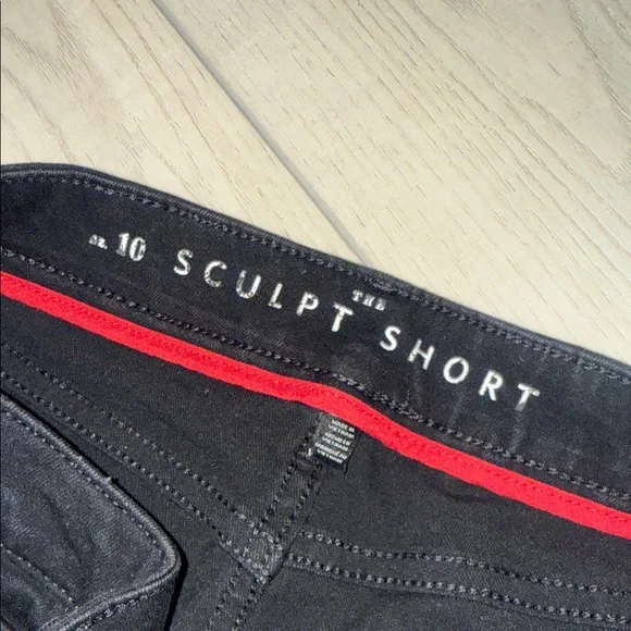 White House Black Market Black Jean Shorts - Picture 4 of 4